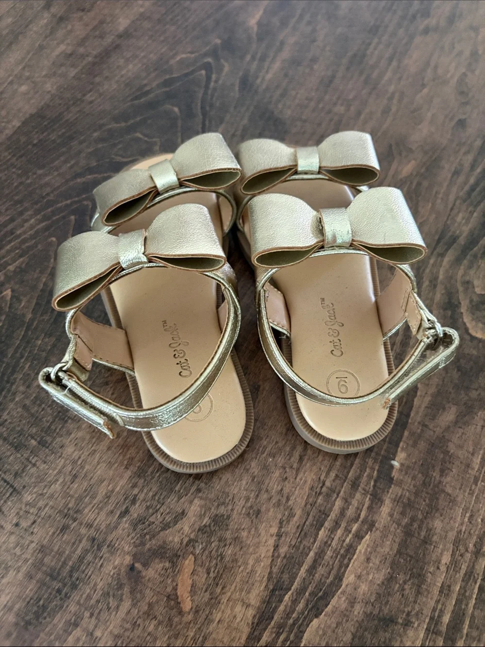 Cat & Jack Girls Pink Flower and Gold Bow Sandal Set